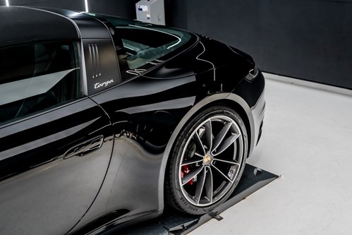 Porsche 911 Targa noire-89