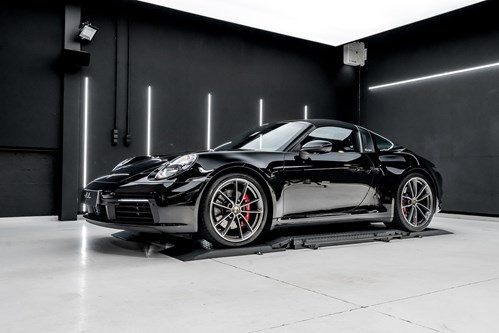 Porsche 911 Targa noire-82
