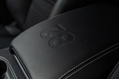 Porsche Cayenne Turbo gris foncé-128