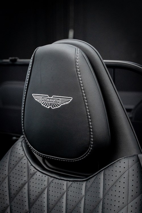 Aston Martin DB12-081