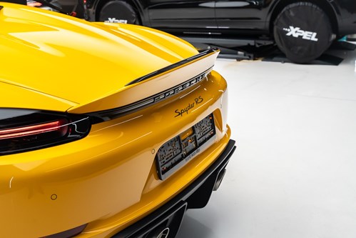 Porsche Spyder RS jaune-46