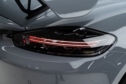 Porsche GT4 grise-bleue-062