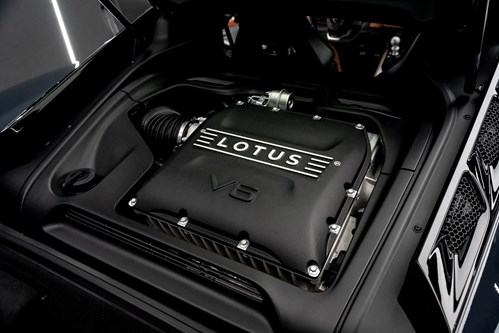 Lotus-emira-first-edition-083