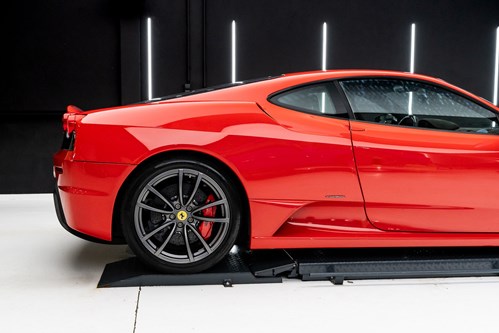 Ferrari 430 Scuderia rouge-003