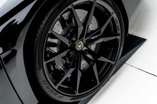 Lamborghini Aventador-40