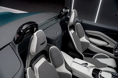 Aston Martin Vantage V12 verte mate-083