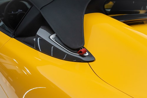 Porsche Spyder RS jaune-47