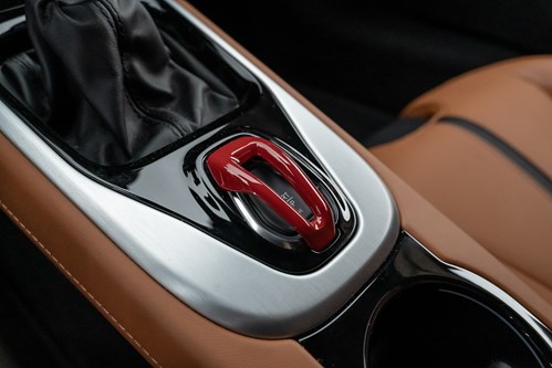 Lotus-emira-first-edition-061