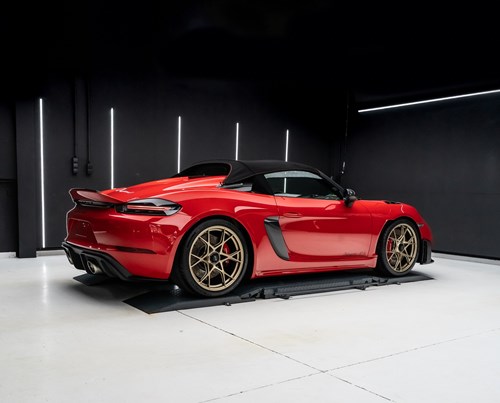 Porsche Spyder RS rouge-103