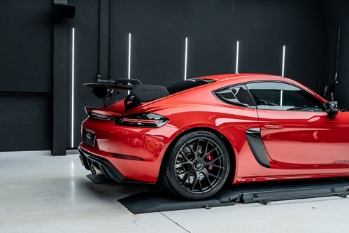 Porsche GT4 RS rouge-55