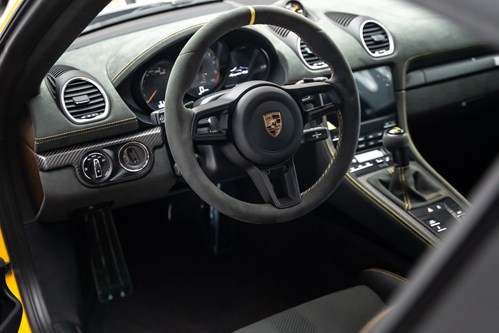 Porsche Spyder RS jaune-37