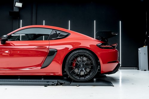 Porsche GT4 RS rouge-80
