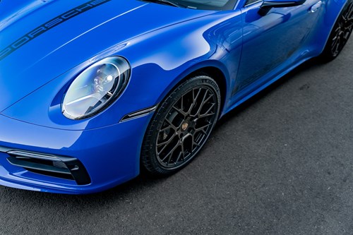 Porsche Carrera 4 bleue-185