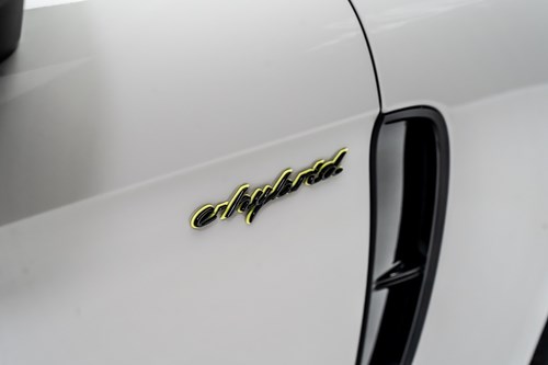 Porsche Panamera Hybrid-077