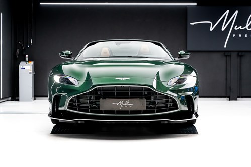 Aston Martin Vantage verte et blance V12-122