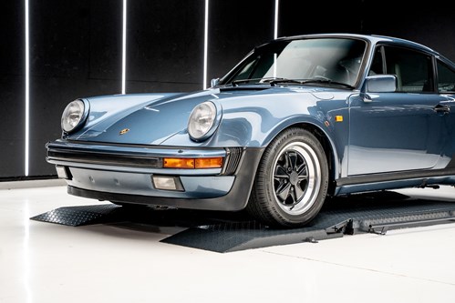 Porsche 930 turbo bleue-54