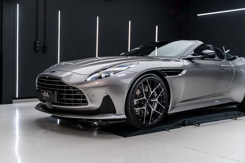 Aston Martin DB12-060