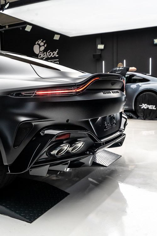 Aston Martin Vantage 2025 noire mate-50