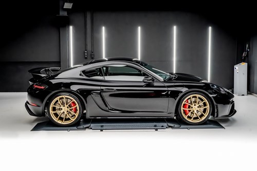 Porsche-gt4-718-muller-car-detailing-49