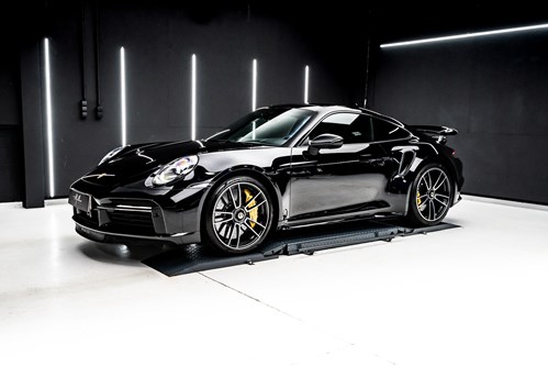 Porsche 911 Turbo S noire-94