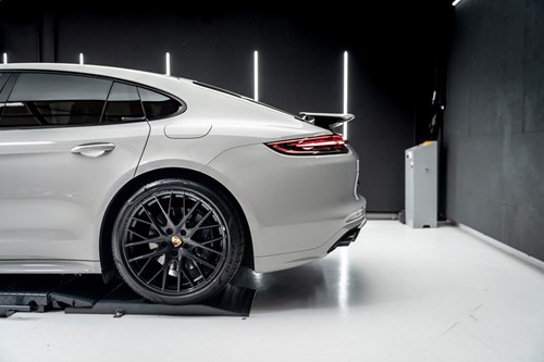 Porsche Panamera Hybrid-101