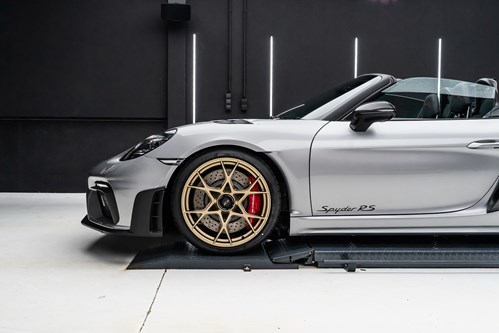 Porsche Spyder RS grise-49