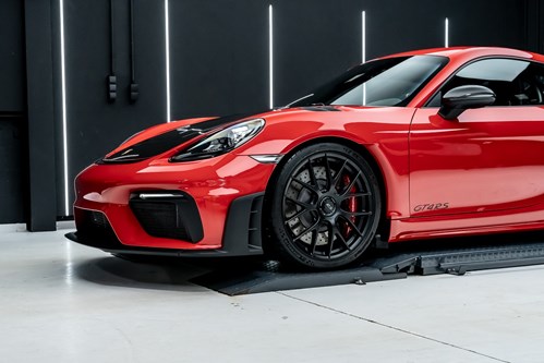 Porsche GT4 RS rouge-77