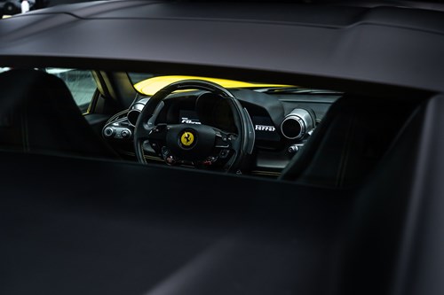 Ferrari F8 Spider Jaune-48
