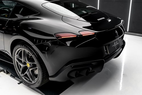 Ferrari roma noire-109