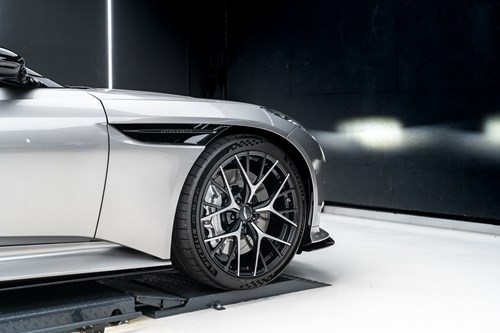 Aston Martin DB12-108