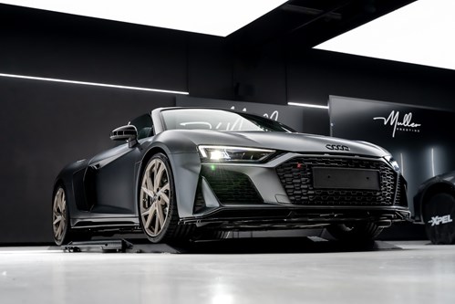 Audi R8-203