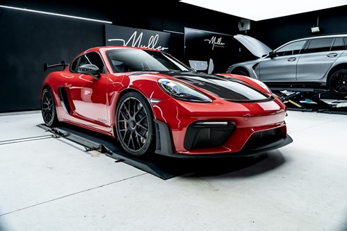 Porsche GT4 RS rouge-85