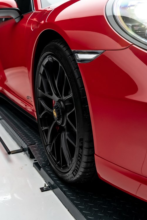 Porsche 911 Carrera GTS Rouge phase 1-79