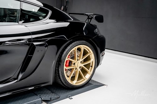 Porsche-gt4-718-muller-car-detailing-04