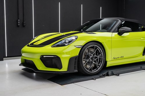 Porsche Spyder RS jaune-75