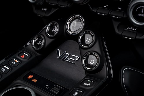 Aston Martin Vantage verte et blance V12-142