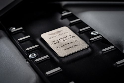 Aston Martin Vantage verte et blance V12-150