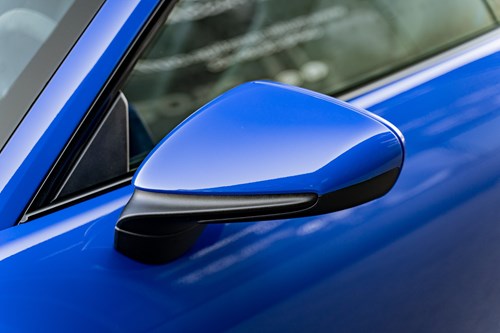 Porsche Carrera 4 bleue-138