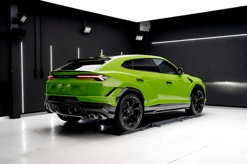 Lamborghini Urus-160