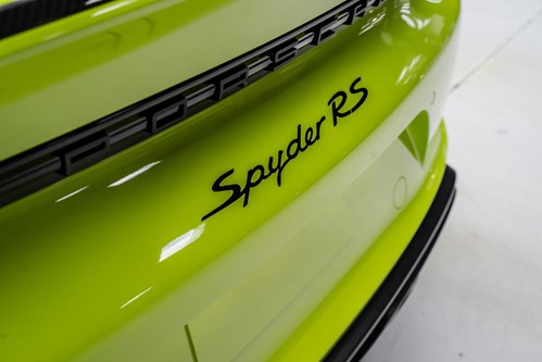 Porsche Spyder RS jaune-56