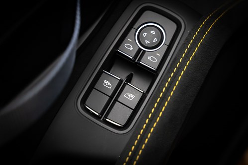 Porsche Spyder RS jaune-42