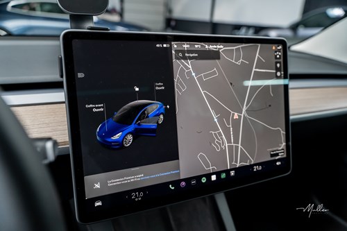 Tesla Model 3 bleu-153