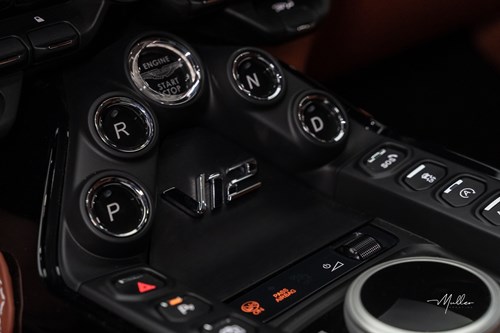 Aston Martin Vantage V12-233