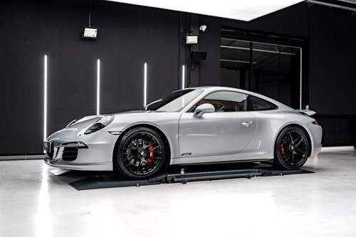 Porsche Carrera GTS grise-85