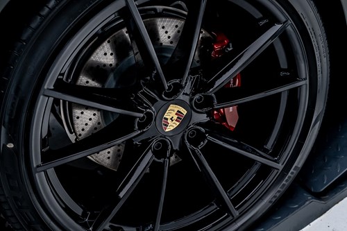 Porsche 911 Carrera 4S verte-106