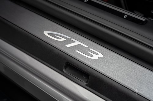 Porsche GT3 touring grise-090
