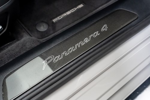 Porsche Panamera Hybrid-083