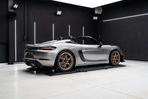 Porsche Spyder RS grise-85