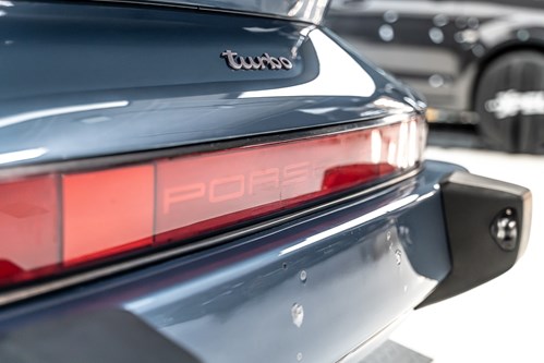 Porsche 930 turbo bleue-93