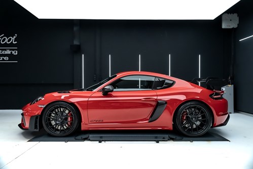 Porsche GT4 RS rouge-79